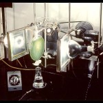 The green algae “lollipop” apparatus used to grow algae before it was injected with carbon-14. Image courtesy of the University of California, Berkeley.